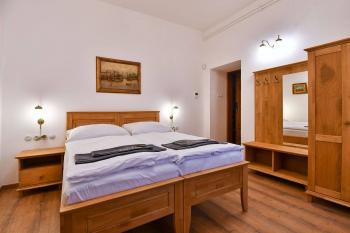 Forecastle- Luxury Apartment - double bed